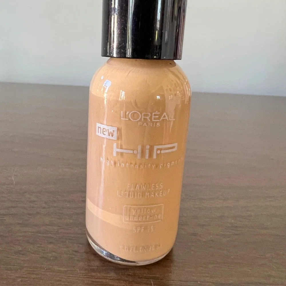 L'Oreal HiP High Intensity Pigments Flawless Liquid Makeup 800 Nude SPF 15 1oz